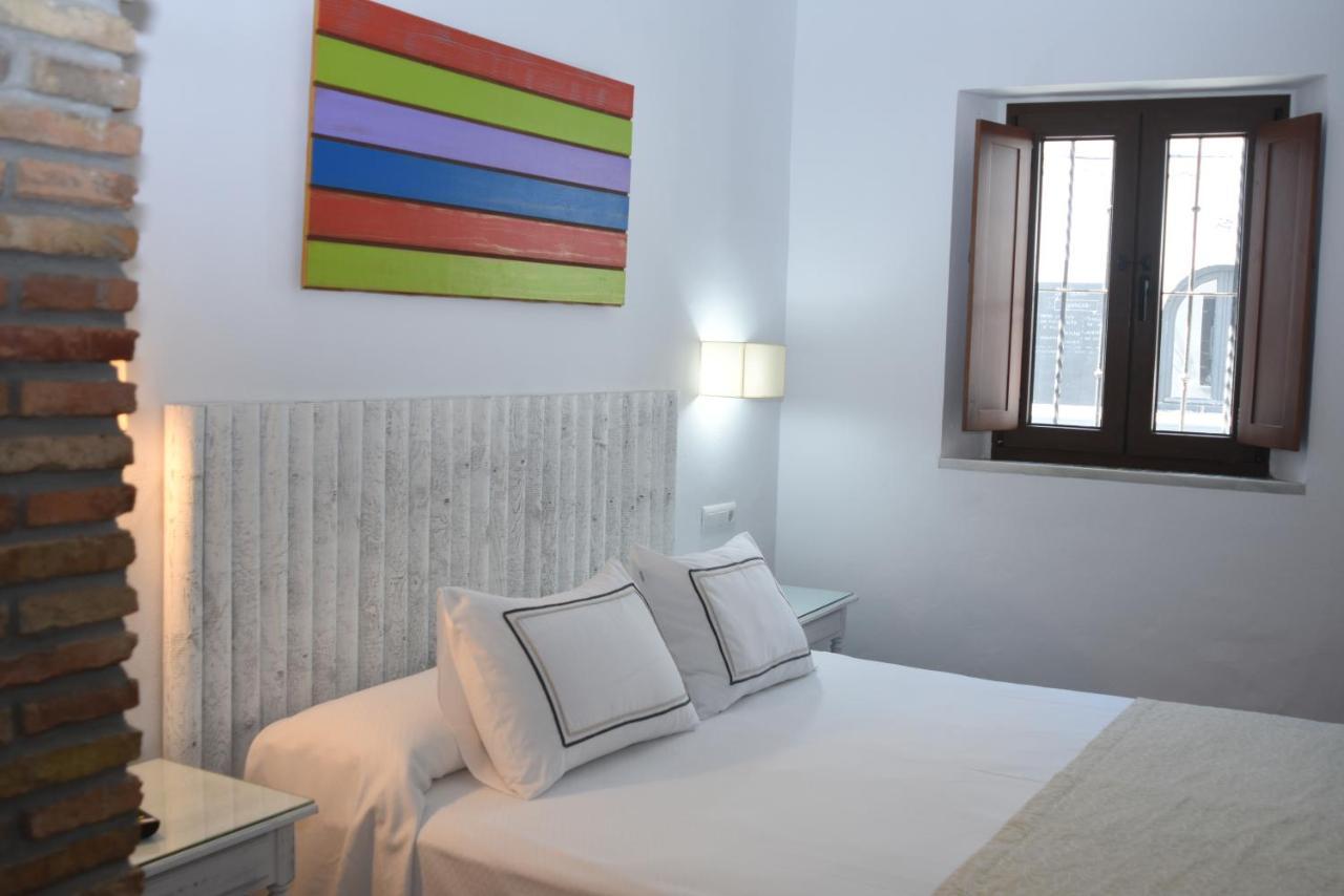 Hostal Dona Lola Marina Zahara de los Atunes Exterior photo