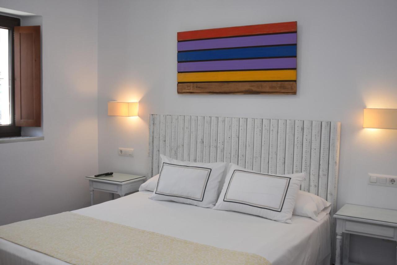 Hostal Dona Lola Marina Zahara de los Atunes Exterior photo